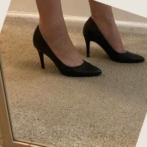 COLE HAAN - EXCELLENT CONDITION PUMPS/HEEL